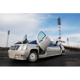 CADILLAC ESCALADE TANDEM  (Кадиллак Эскалейд) 18 мест